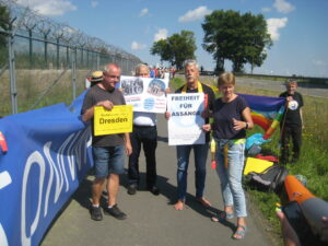 Read more about the article 9 Dresdner beim Protest gegen Atomwaffen am Fliegerhorst Büchel