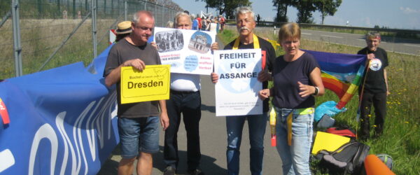 9 Dresdner beim Protest gegen Atomwaffen am Fliegerhorst Büchel