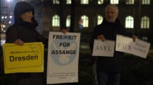 Versammlung für Assange und Deutschland atomwaffenfrei